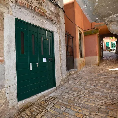 Διαμέρισμα Modern And Cozy Old Town - *